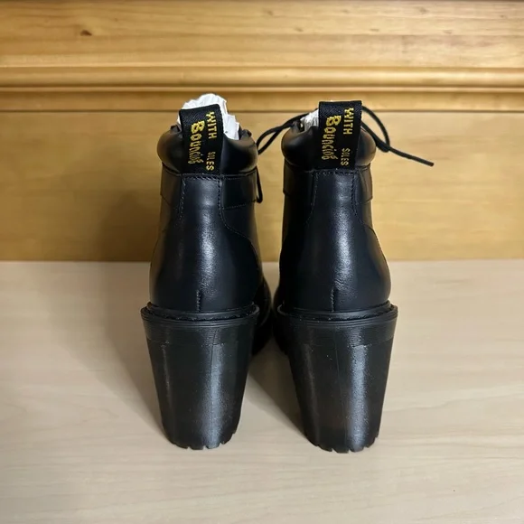 *NEW* Dr Martens Averil Women’s Leather Heeled Ankle Boots (Black), Size 7 - Picture 3 of 8